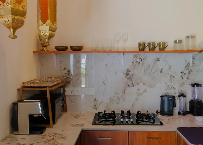Warm Minimalist 1 Bedroom With Private Pool For A Relaxing