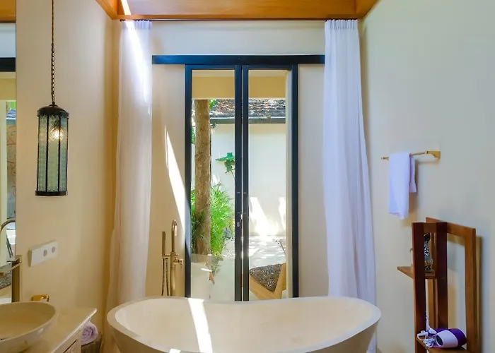 Warm Minimalist 1 Bedroom With Private Pool For A Relaxing 别墅